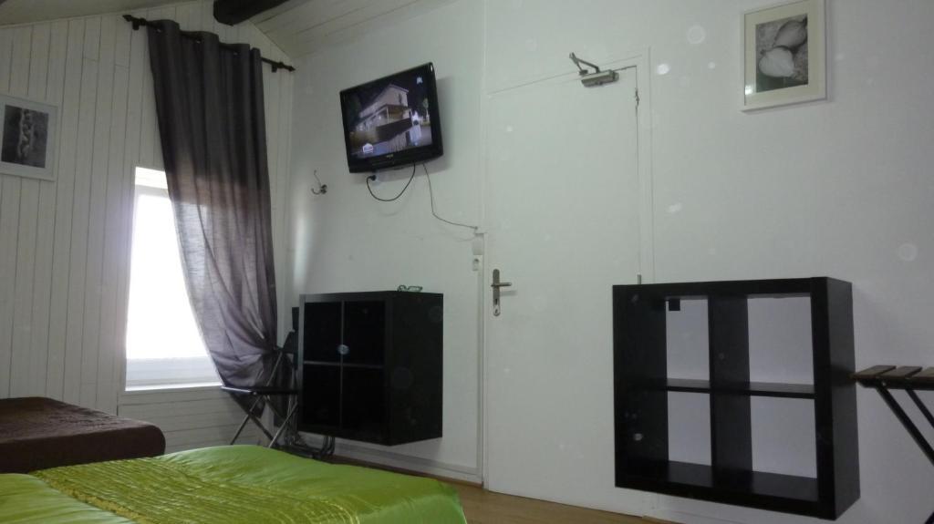 Hotel De L'Avenue Bonson  Стая снимка